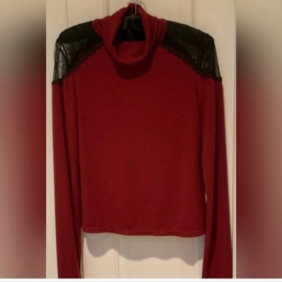 Alice + Olivia Krystalle Turtleneck Sweater Size Medium - Picture 7 of 10